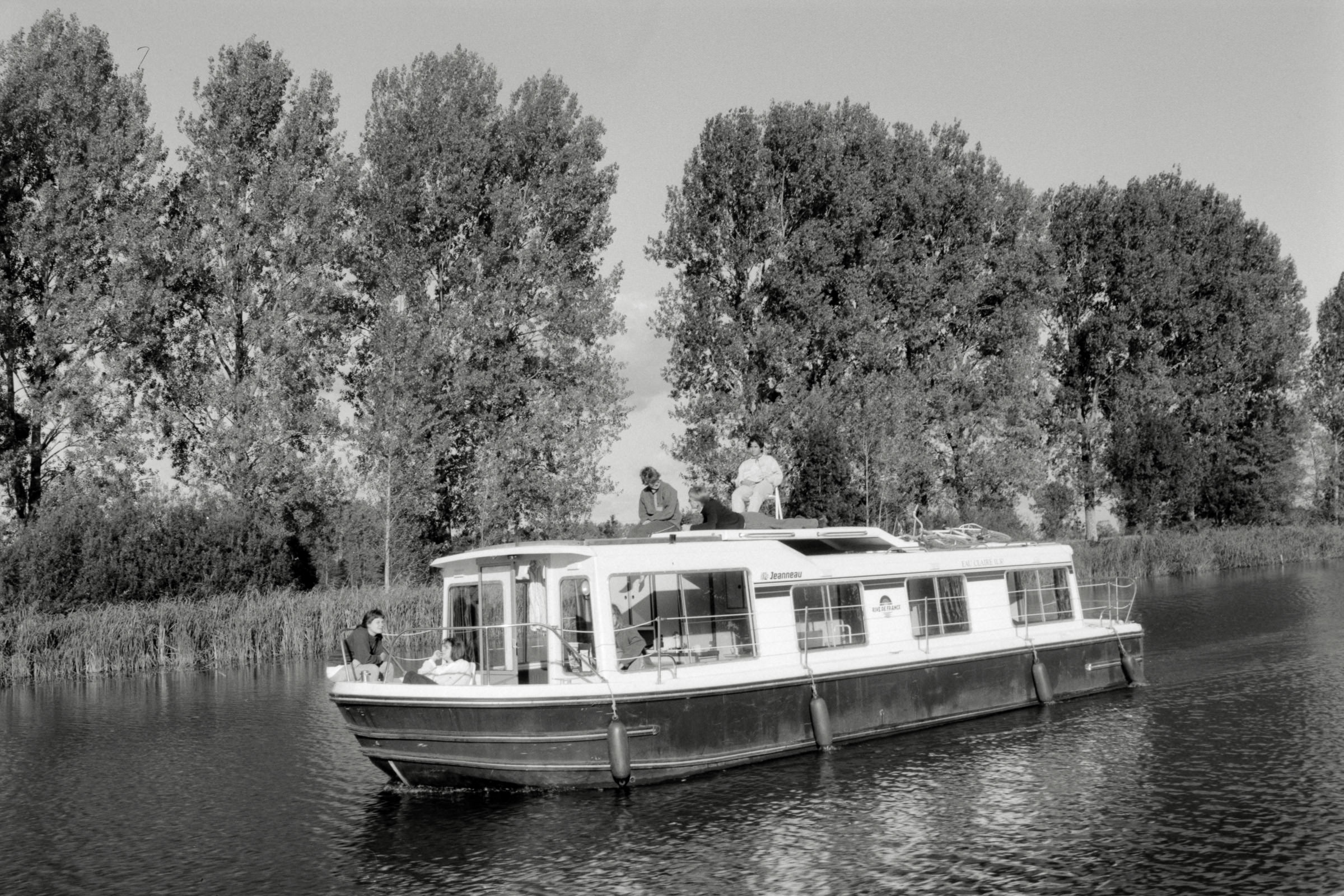 AHP F1990 09 007 sc250506 img30 NLP